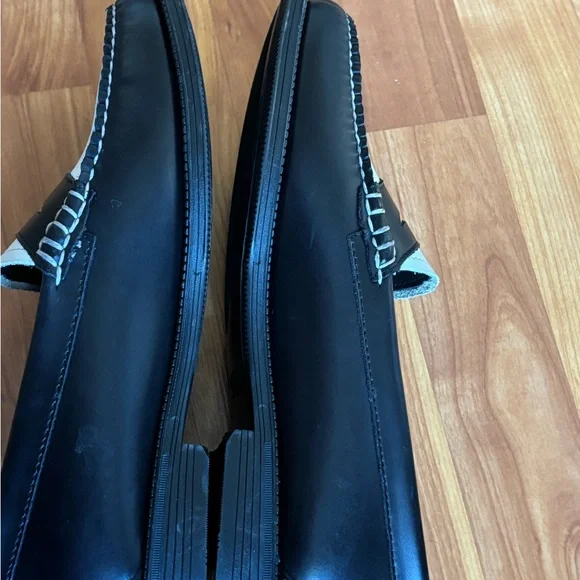 G.H. Bass & Co. Women’s Black and White Slip-On Loafers - Picture 5 of 5